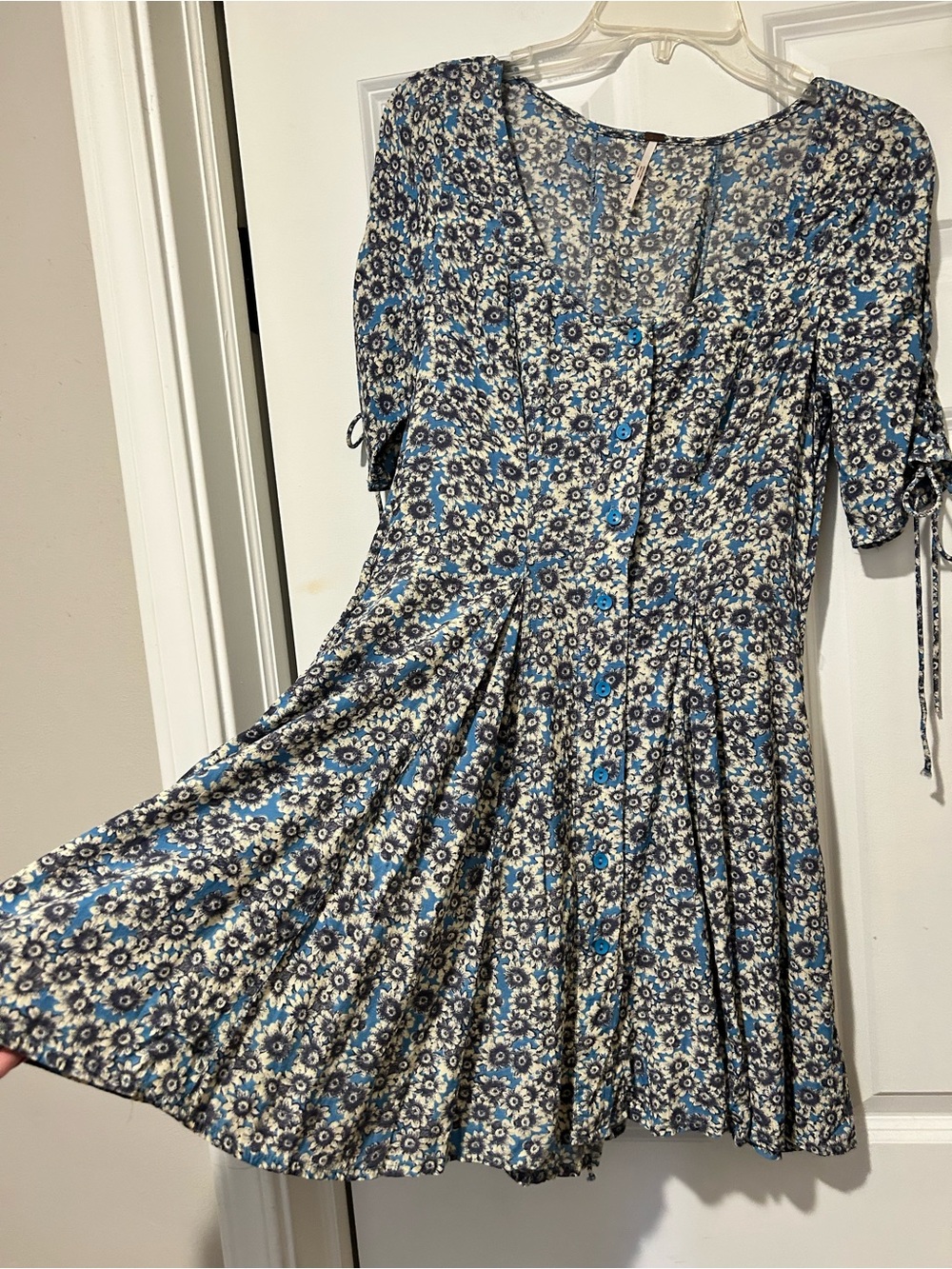 Like New Free People All Laced Up Mini Dress Blue/Ivory Floral Daisy Print - Picture 5 of 16
